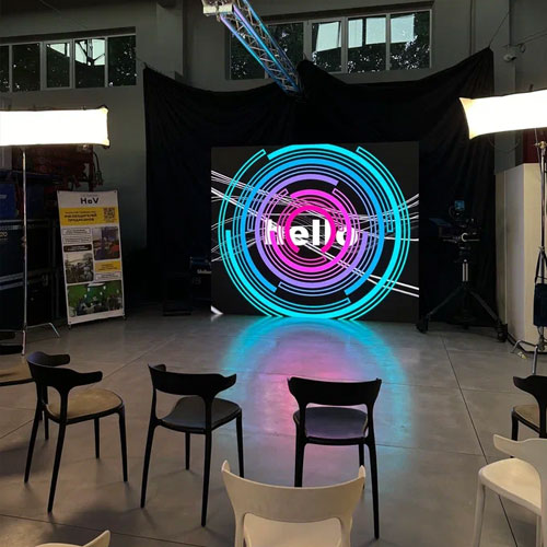 Общая зона от 10 до 300 м2, оборудованная профессиональным светом